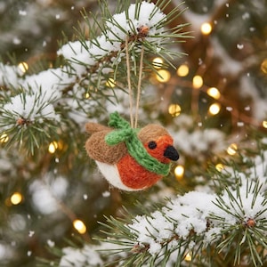 Robbie the Robin - Handmade - Fair trade - Sustainable - Christmas tree decoration - Ethically made - Biodegradable