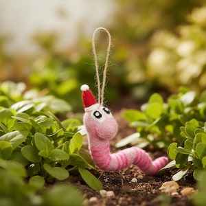 Weihnachten Wrigley the Worm - Nadelfilz - Hängedekoration - Nachhaltig - Fair gehandelt