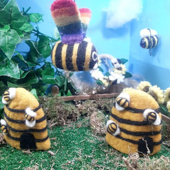 Handmade Felt Rainbow Bumblebee LGBT Pride Hanging Decoration Handmade Felt Rainbow Bumblebee LGBT Pride Hanging Decoration