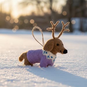 Rudy Dachshund-kerstornament: hondenrendier, handgemaakte wollen hangende decoratie