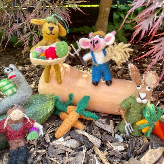 Handmade Needle Felt Dom the Gardening Dog Hanging Decoration Handmade Needle Felt Dom the Gardening Dog Hanging Decoration