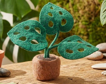 Monstera Deliciosa Standing Plant Handmade Felt Decoration