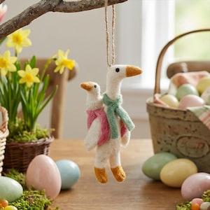 Mamá Ganso - Hecho a mano - Pascua - Fieltro - Pato - Decoración colgante - Pollito - Sostenible