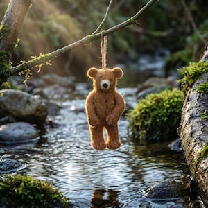 Oso Grizzly - Bosque - Fieltro de aguja - Sostenible - Ecológico - Hecho a mano - Biodegradable - Sostenible - Decoración colgante
