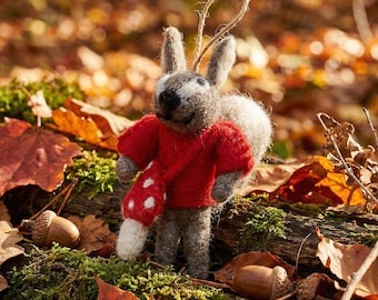 Stanley the Squirrel - Handmade - Needle Felt - Hanging Decoration - Woodland - Autumnal