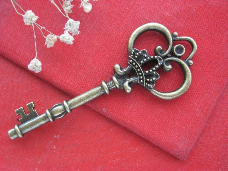 Large Vintage Style Metal Keys Charms Necklace Pendants | Etsy