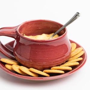 Set regalo con tazza da zuppa e piatto cracker