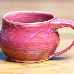 Coffee, tea or hot chocolate cups and mugs Red