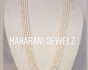 Nadira freshwater pearls necklace set with matching earrings and gold plated hinges