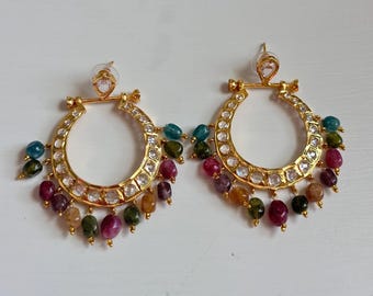 Boucles d'oreilles Chandbali en argent plaqué or | Bijoux en pierres semi-précieuses multicolores Navratan | Bijoux de mariage indien Jhumka Chandbaliyan Diwali