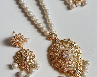 Jadau Pendant Set – Pearl Mala Necklace, Gold-Plated Indian Earrings