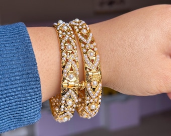 Vergoldetes Perlen-Armreifen-Paar, indischer Hochzeitsschmuck, Brautperlen-Armreifen, traditioneller pakistanischer indischer Brautschmuck Geschenk für sie