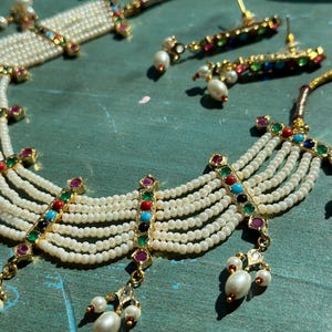 Anusha necklace set with pearls and navratan