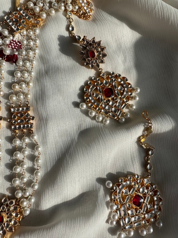 Tabea Kundan Rani haar with pearls and Ruby color… - image 3
