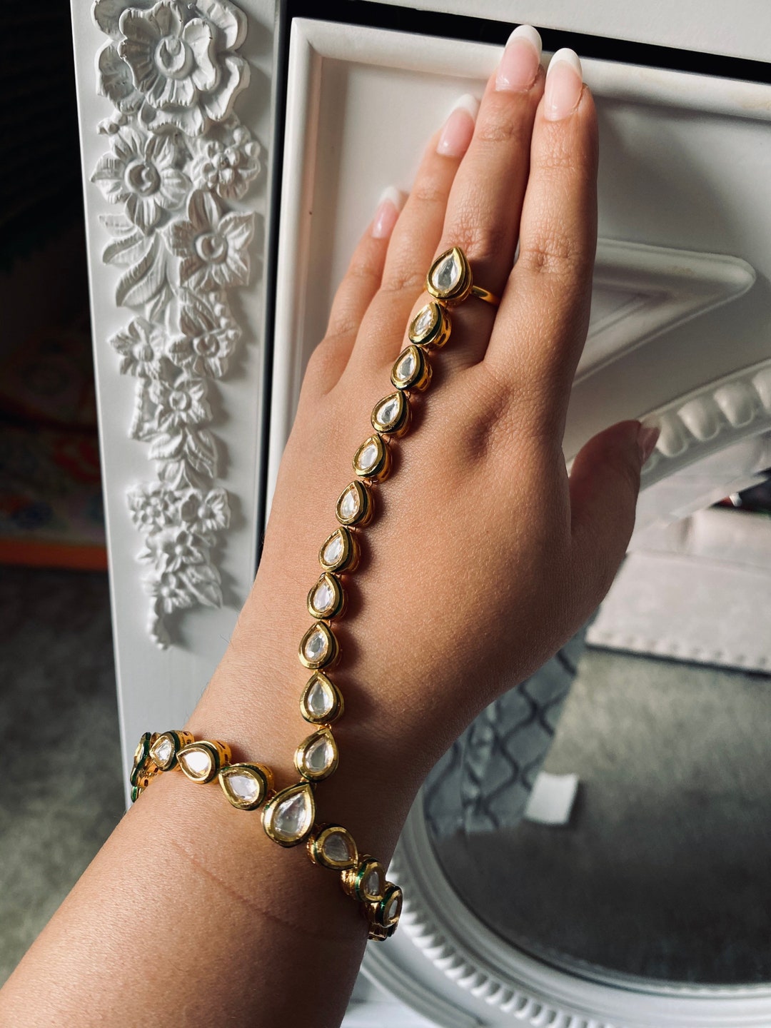 Naira hand hotsell bracelet