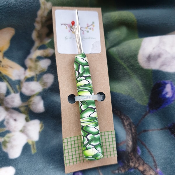 Polymer Clay stitch unpicker, sewing gift, unpicks stitches, green unpick, gift for sewing lover, seam ripper, gift for quilter, button hole