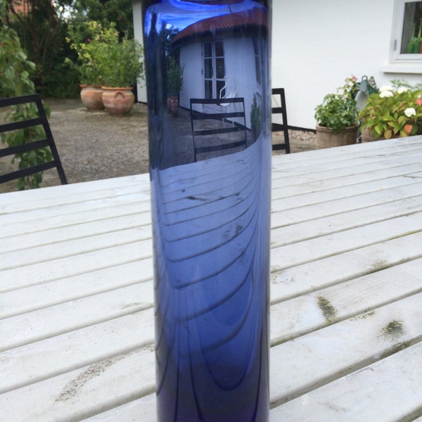 Deep blue Labrador glass vase designed by Per Lütken for Holmegaard