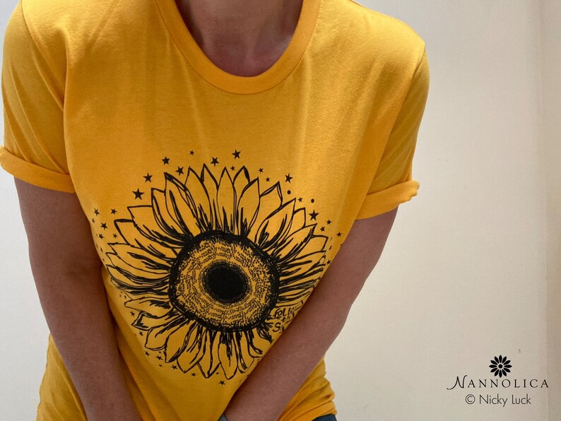 Sunflower T Shirt with Stars, Follow the Sun Motivational T Shirt, Wildflower Gardener T Shirt, Sunflower Floral Tee, Flower T Shirt bild 5