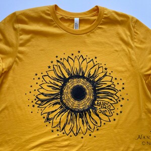 Sunflower T Shirt with Stars, Follow the Sun Motivational T Shirt, Wildflower Gardener T Shirt, Sunflower Floral Tee, Flower T Shirt bild 10
