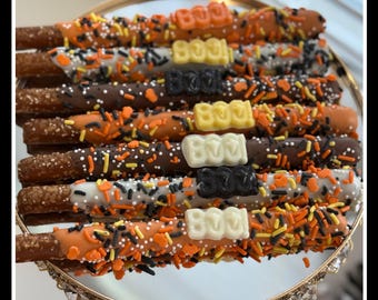 Halloween BOO Chcolate Covered Pretzels - Halloween Pretzel favors