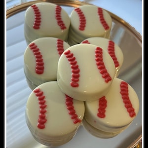 Baseball chocolate covered Oreos set of 12 Baseball party favors includes label personalized with your favorite team