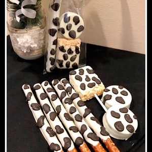 Cow pretzels, cow oreos, cow krispies, cow themed favors, cow chocolate