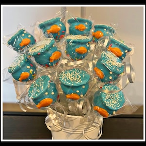 Fish chocolate pretzel, Sea themed chocolate, fish themed chocolate, fish favors