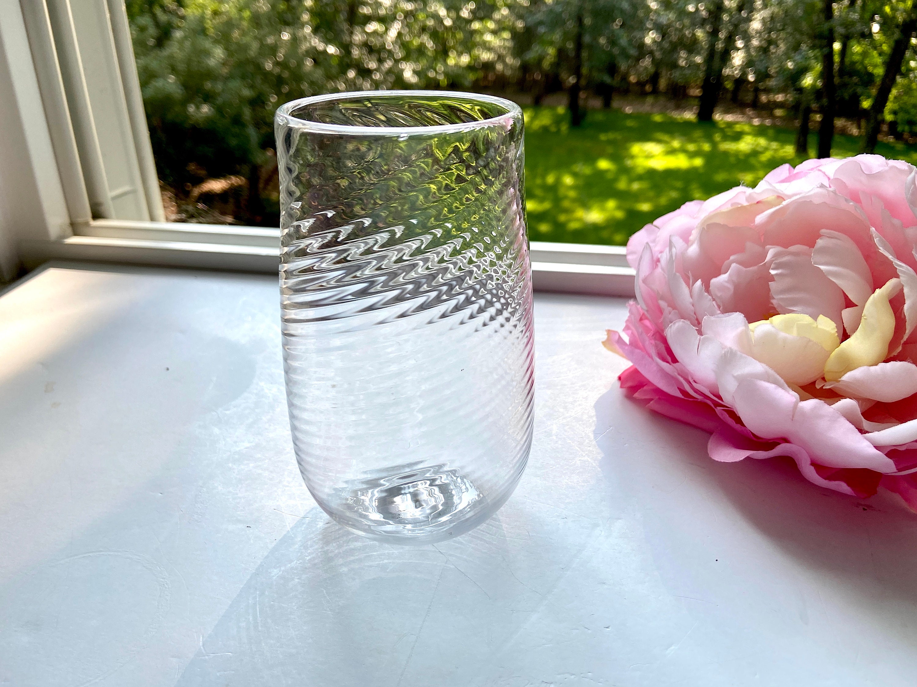 手吹きガラスの花瓶：ねじれた渦巻き模様 - Etsy 日本