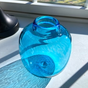 Aquamarine Bud Vase, Handblown Glass, Hand Blown Urn, Pretty Blue Vase, StudioAtPennyLane, Boho Chic, Minimalist, Spring Vase, Classic Vase