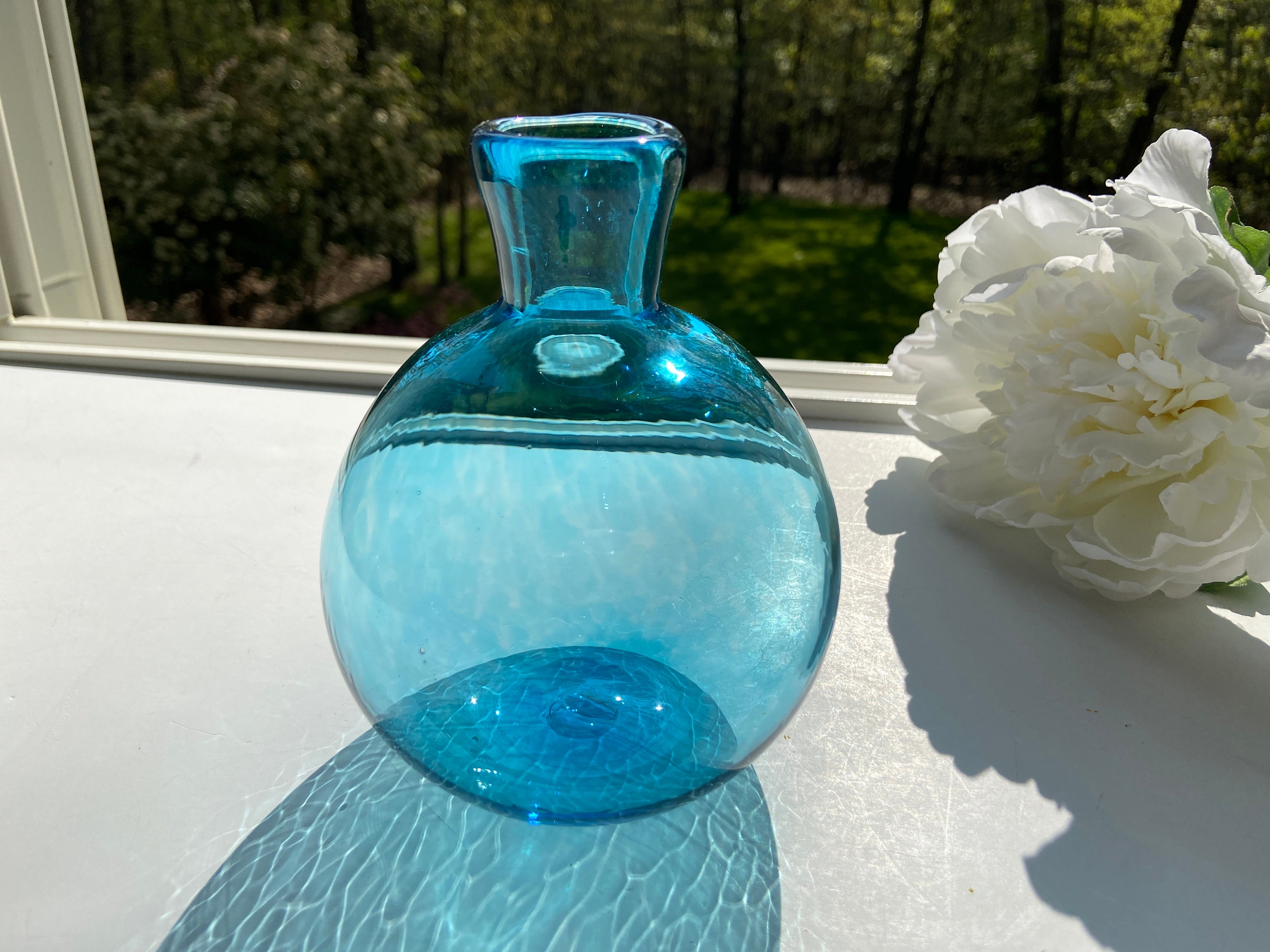 手吹きライトブルーのつぼみ型花瓶：プチジーニーガラス花瓶 - Etsy 日本