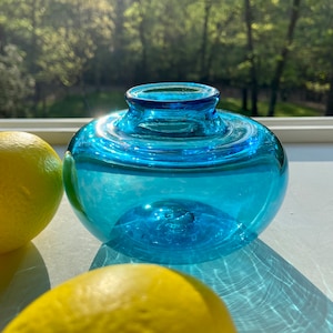 Hand-Blown Glass Vase, Aquamarine Bud Vase, Vibrant, Minimalist, StudioAtPennyLane, Handblown, Urn-Shaped Vase, Bright Blue Vase, Jewel Tone