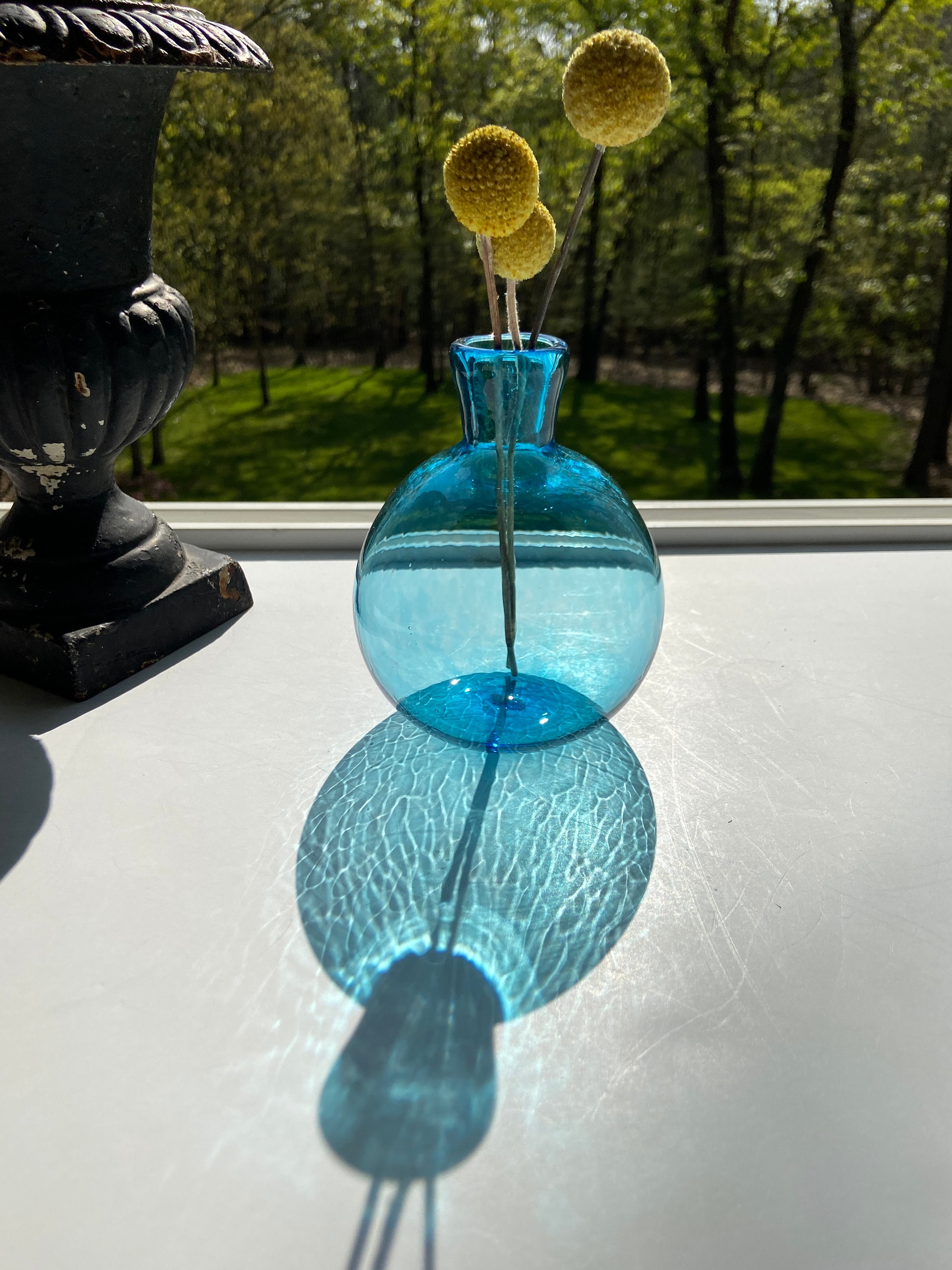 手吹きライトブルーのつぼみ型花瓶：プチジーニーガラス花瓶 - Etsy 日本