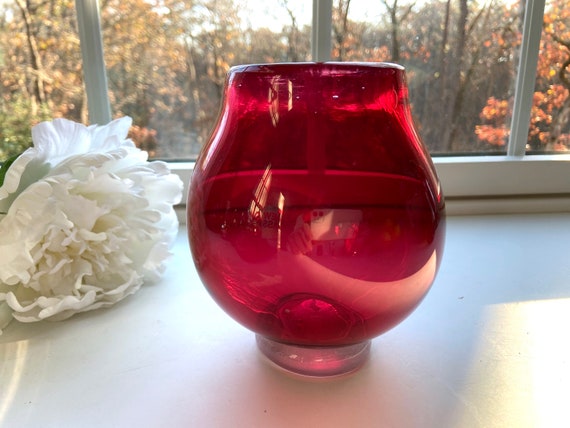 手吹きガラスのチューリップ花瓶：濃いピンクのキャンドルホルダー