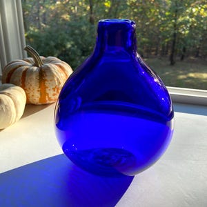 Deep Blue Hand-blown Glass Bud Vase, Cobalt, Hand Blown Vase, Spring Vase, Colorful Vase,  Vibrant Decor, Statement, TheStudioAtPennyLane