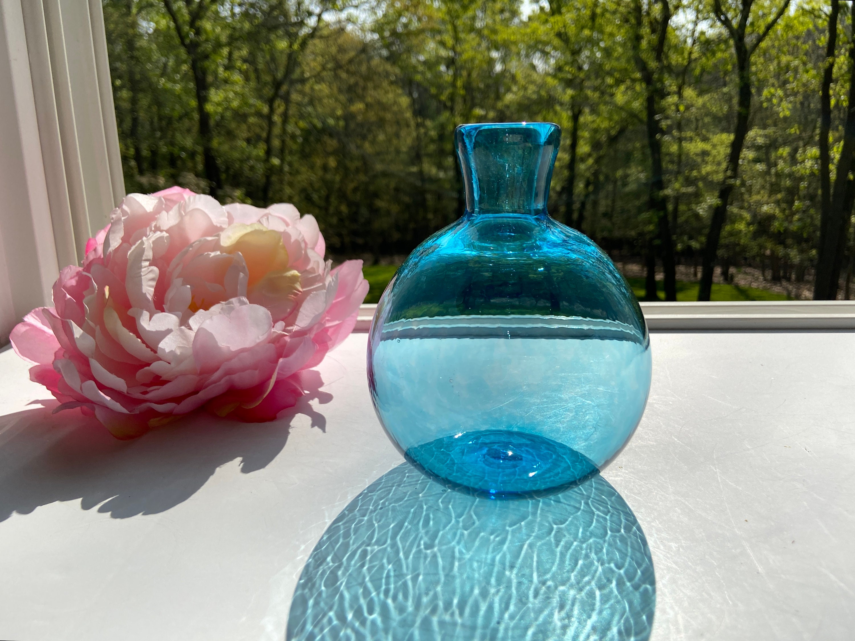 手吹きライトブルーのつぼみ型花瓶：プチジーニーガラス花瓶 - Etsy 日本