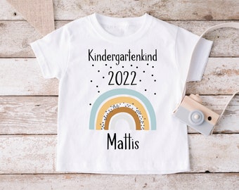 TShirt Kindergartenkind Regenbogen Name Jahreszahl weiß