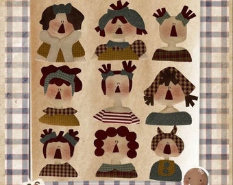 Faces from Annie PDF sewing pattern in Italian and Spanish