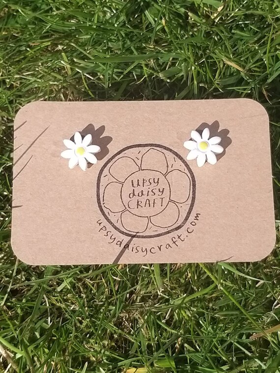 Ceramic White Daisy Stud Earrings