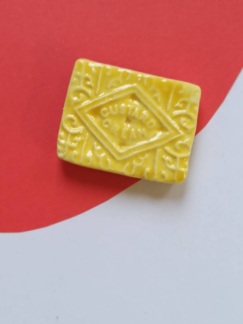 Ceramic Custard Cream Biscuit Magnet image 4