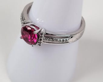 Vintage Style Ruby Red Glass Ring Silver Tone Size 9 Glow Stone