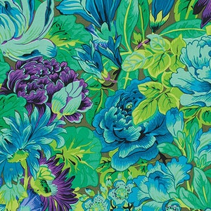 Pode incluir: Um padrão floral vibrante com grandes flores em tons de verde-azulado, turquesa, roxo e verde. O design inclui pétalas e folhas detalhadas, em um fundo verde-oliva suave. O efeito geral é uma estética tropical exuberante.