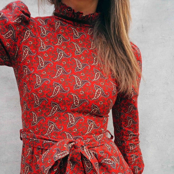 Vintage 70s Paisley Prairie Dress, Red Boho Pleated Puff Sleeve Autumn Dress
