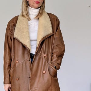 Manteau beige en peau de mouton surdimensionné en cuir des années 80, veste en peau de mouton retournée marron doux vintage des années 80