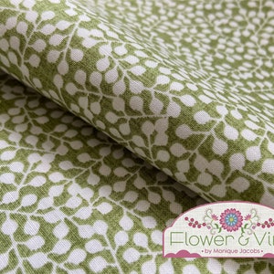 Maywood Studio fabric "Flower and vine berries"