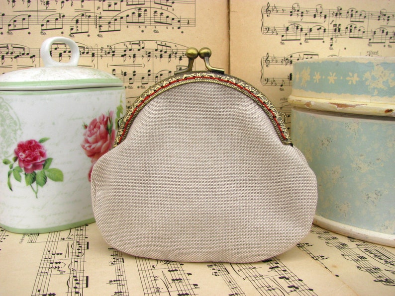 little bird kiss lock purse Coin purse clutch with embroidered bird