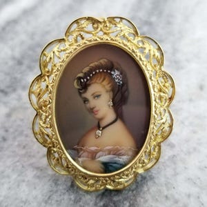 Vintage 18k Gold Hand Painted Portrait Brooch Pendant 1 1/2 inch 11.3 Grams