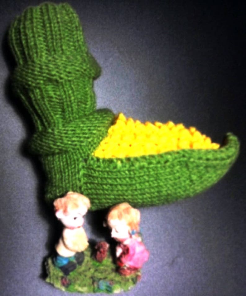knitted baby socks in shape of corn \u0434\u0435\u0442\u0441\u043a\u0438\u0435 \u043d\u043e\u0441\u043e\u0447\u043a\u0438---\u043a\u0443\u043a\u0443\u0440\u0443\u0437\u043a\u0430 \\