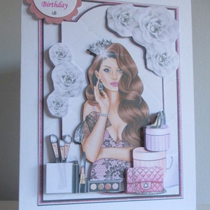 Carte d'anniversaire femme moderne à la mode faite main, maquillage, choix de couleurs de cheveux, à personnaliser