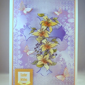 Carte de voeux de Pâques faite main avec croix et fleurs, découpage 3D