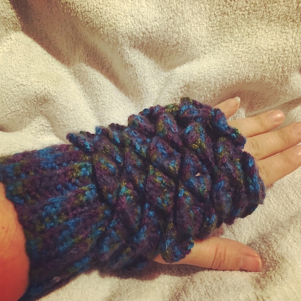 Crochet pattern: Dragon Scale Fingerless Gloves *pattern only* *digital download*